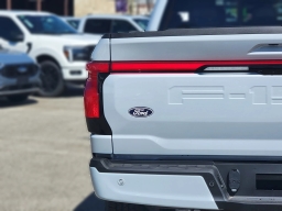 Ford F-150 Lightning LARIAT 4WD SuperCrew 5.5' Box 2025