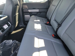 Ford F-150 Lightning LARIAT 4WD SuperCrew 5.5' Box 2025