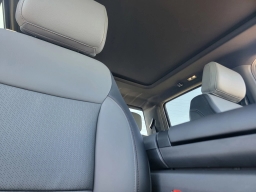 Ford F-150 Lightning LARIAT 4WD SuperCrew 5.5' Box 2025