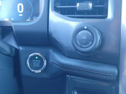 Ford F-150 Lightning LARIAT 4WD SuperCrew 5.5' Box 2025