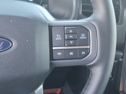 Ford F-150 Lightning LARIAT 4WD SuperCrew 5.5' Box 2025