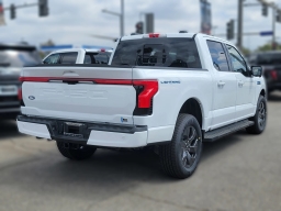 Ford F-150 Lightning LARIAT 4WD SuperCrew 5.5' Box 2025