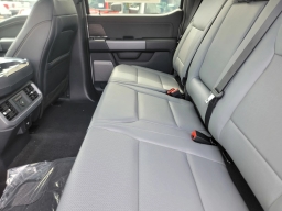 Ford F-150 Lightning LARIAT 4WD SuperCrew 5.5' Box 2025