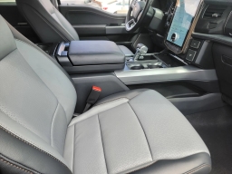 Ford F-150 Lightning LARIAT 4WD SuperCrew 5.5' Box 2025