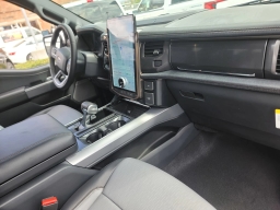 Ford F-150 Lightning LARIAT 4WD SuperCrew 5.5' Box 2025