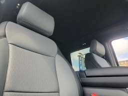 Ford F-150 Lightning LARIAT 4WD SuperCrew 5.5' Box 2025