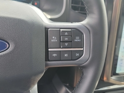 Ford F-150 Lightning LARIAT 4WD SuperCrew 5.5' Box 2025