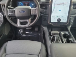 Ford F-150 Lightning LARIAT 4WD SuperCrew 5.5' Box 2025