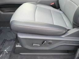 Ford F-150 Lightning LARIAT 4WD SuperCrew 5.5' Box 2025