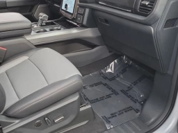 Ford F-150 Lightning LARIAT 4WD SuperCrew 5.5' Box 2025