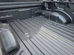 Ford F-150 Lightning LARIAT 4WD SuperCrew 5.5' Box 2025