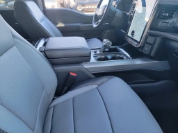 Ford F-150 Lightning LARIAT 4WD SuperCrew 5.5' Box 2025