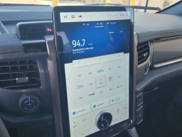 Ford F-150 Lightning LARIAT 4WD SuperCrew 5.5' Box 2025