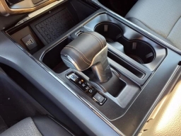 Ford F-150 Lightning LARIAT 4WD SuperCrew 5.5' Box 2025