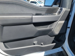 Ford F-150 Lightning LARIAT 4WD SuperCrew 5.5' Box 2025