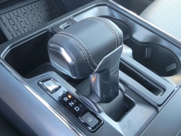 Ford F-150 Lightning LARIAT 4WD SuperCrew 5.5' Box 2025