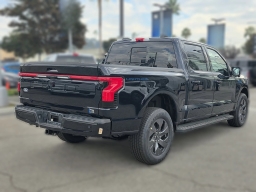 Ford F-150 Lightning LARIAT 4WD SuperCrew 5.5' Box 2025