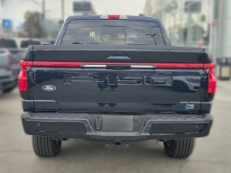 Ford F-150 Lightning LARIAT 4WD SuperCrew 5.5' Box 2025