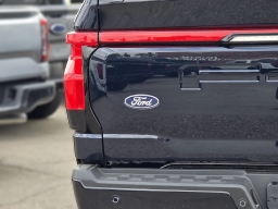 Ford F-150 Lightning LARIAT 4WD SuperCrew 5.5' Box 2025