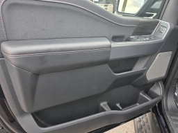 Ford F-150 Lightning LARIAT 4WD SuperCrew 5.5' Box 2025