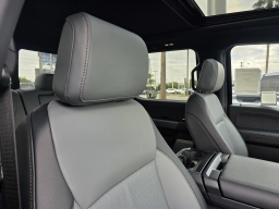 Ford F-150 Lightning LARIAT 4WD SuperCrew 5.5' Box 2025