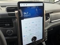 Ford F-150 Lightning LARIAT 4WD SuperCrew 5.5' Box 2025