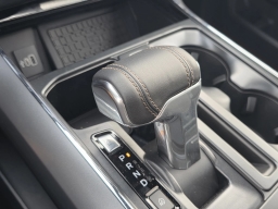 Ford F-150 Lightning LARIAT 4WD SuperCrew 5.5' Box 2025