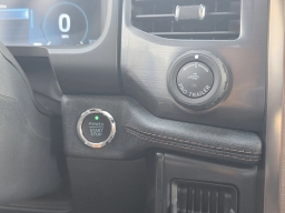 Ford F-150 Lightning LARIAT 4WD SuperCrew 5.5' Box 2025