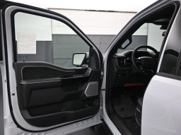 Ford F-150 Lightning Platinum 4WD SuperCrew 5.5' Box 2025