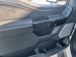 Ford F-150 Lightning Platinum 4WD SuperCrew 5.5' Box 2025