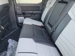 Ford F-150 Lightning Platinum 4WD SuperCrew 5.5' Box 2025