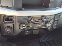 Ford Super Duty F-250 SRW XL 2WD Crew Cab 6.75' Box 2026