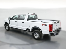 Ford Super Duty F-250 SRW XL 4WD Crew Cab 6.75' Box 2026