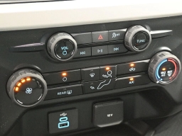 Ford Super Duty F-250 SRW XLT 4WD Crew Cab 6.75' Box 2026