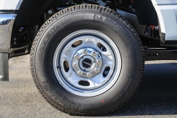 Ford Super Duty F-250 SRW XL 4WD Crew Cab 8' Box 2026