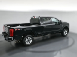 Ford Super Duty F-250 SRW XLT 4WD Crew Cab 6.75' Box 2026