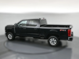 Ford Super Duty F-250 SRW XLT 4WD Crew Cab 6.75' Box 2026