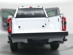 Ford Super Duty F-250 SRW XLT 2WD Crew Cab 8' Box 2026