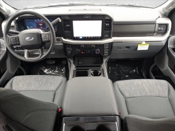 Ford Super Duty F-250 SRW XLT 4WD Crew Cab 6.75' Box 2026