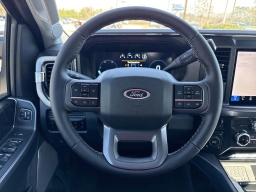 Ford Super Duty F-250 SRW LARIAT 4WD Crew Cab 6.75' Box 2025