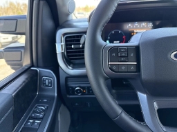 Ford Super Duty F-250 SRW LARIAT 4WD Crew Cab 6.75' Box 2025