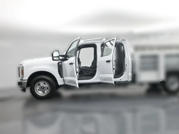 Ford Super Duty F-350 SRW XL 2WD Crew Cab 8' Box 2026