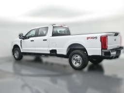 Ford Super Duty F-350 SRW XL 4WD Crew Cab 8' Box 2026