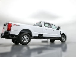 Ford Super Duty F-350 SRW XL 4WD Crew Cab 8' Box 2026