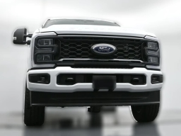 Ford Super Duty F-350 SRW XL 4WD Crew Cab 8' Box 2026