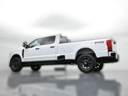 Ford Super Duty F-350 SRW XL 4WD Crew Cab 8' Box 2026