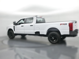 Ford Super Duty F-350 SRW XL 4WD Crew Cab 8' Box 2026