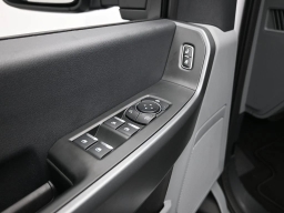 Ford Super Duty F-350 SRW XL 4WD Crew Cab 8' Box 2026