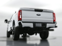 Ford Super Duty F-350 SRW XL 4WD Crew Cab 8' Box 2026