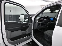 Ford Super Duty F-350 SRW XL 4WD Crew Cab 8' Box 2026